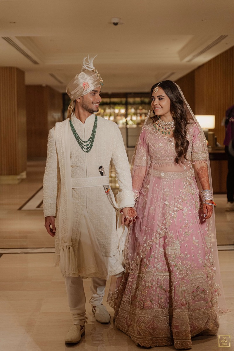 Summer Grooms: Linen, Pastels and Staying Cool Without Losing Drama